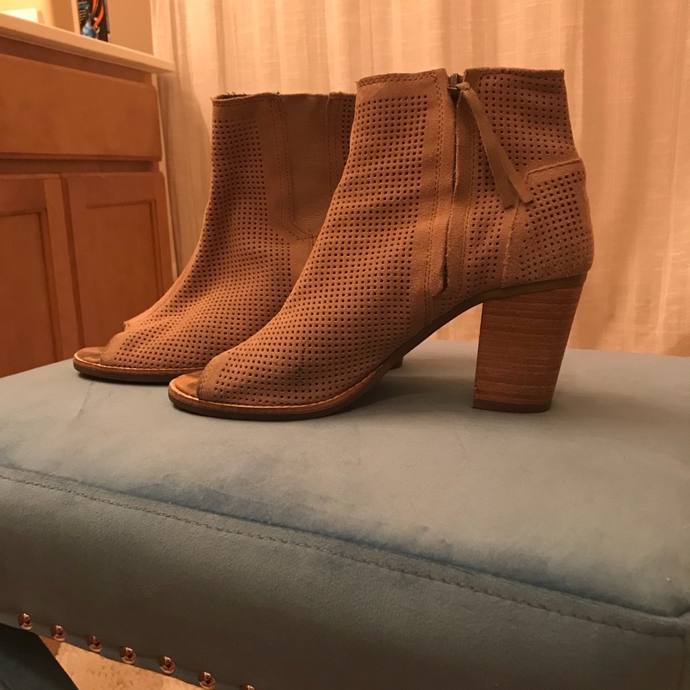 Taupe TOMS heeled open toe booties 8.5